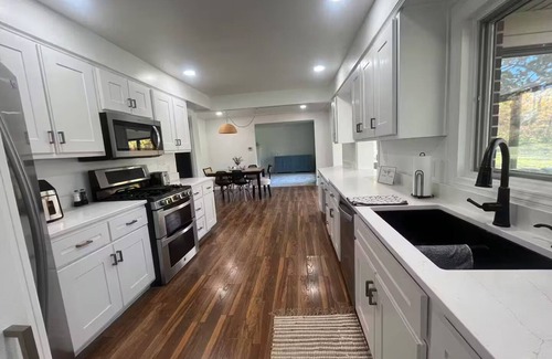 Fort Wayne House | Oasis in the City
