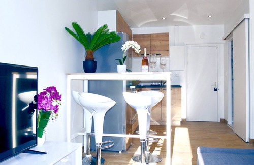 Sens Condo | Oasis in the heart of the city