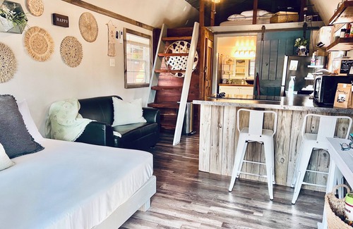 Jones Mills Cabin | Oasis in the woods with Hot Tub-Coffee Bar-Cowboy Pool