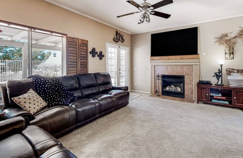 Lake Elsinore House | Oasis in Tuscany Hills | House in Lake Elsinore with a private pool & a hot tub