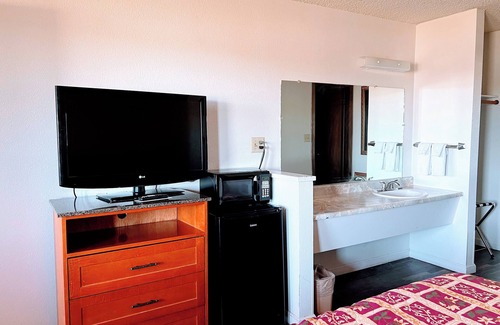 Fallon Hotel | Oasis Inn & Suites