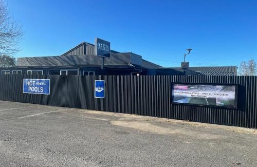 Tokaanu Hotel | Oasis Motel & Holiday Park Turangi