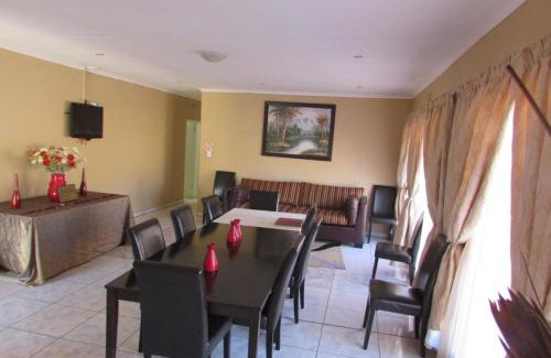 Emalahleni House | Oasis Of Life Guest House
