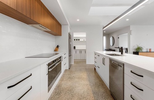 Kinloch House | Oasis on Okaia - Kinloch *Heated Pool*