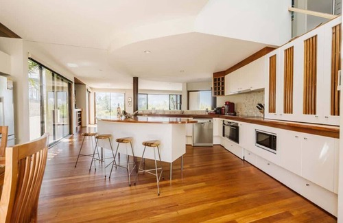Vincentia House | Oasis on the beach Su