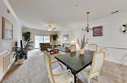 Central Myrtle Beach Apartment | Oasis on the Greens