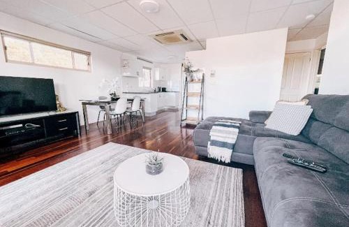 Brooklyn Apartment | Oasis on the Hawkesbury - Water Views