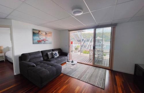 Brooklyn Apartment | Oasis on the Hawkesbury - Water Views
