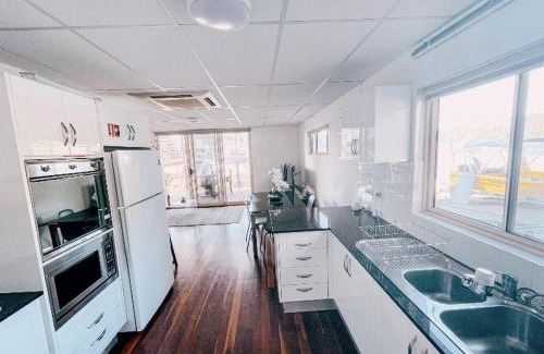 Brooklyn Apartment | Oasis on the Hawkesbury - Water Views