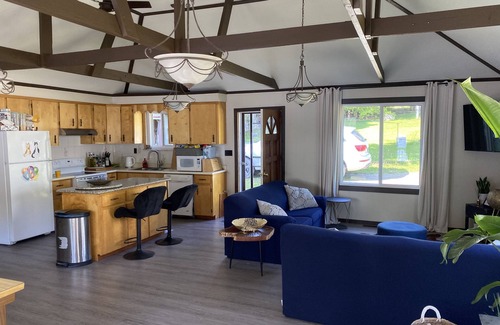Roseneath Cottage | Oasis on the Lake 5 Bedroom cottage