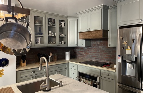 El Dorado Condo | Oasis on the lake for book lovers
