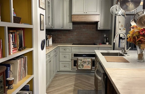El Dorado Condo | Oasis on the lake for book lovers
