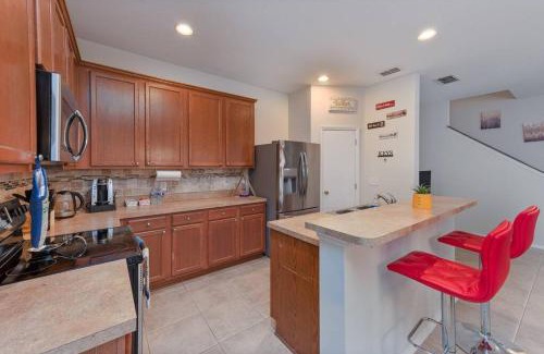 Sanford Apartment | Oasis Rental