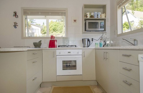 Tairua Cottage | Oasis Tairua - Tairua Holiday Home