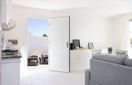 Granadilla de Abona Resort | Oasis Tenerife Rentals Apartment 1 bedroom - private terrace - pool - BBQ