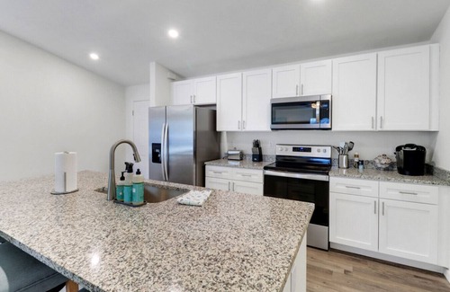 Mariner House | Oasis W/Heated Salt Water Pool & Screen In Patio!