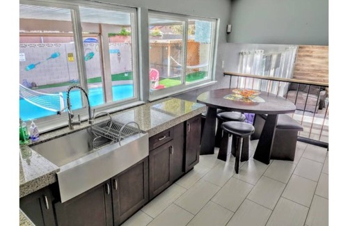 Chinatown House | Oasis w/Opt Heated Pool & Billiards- Mins to Strip