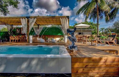 South Middle River House | Oasis with Insane Outdoor Area Near Wilton Manors