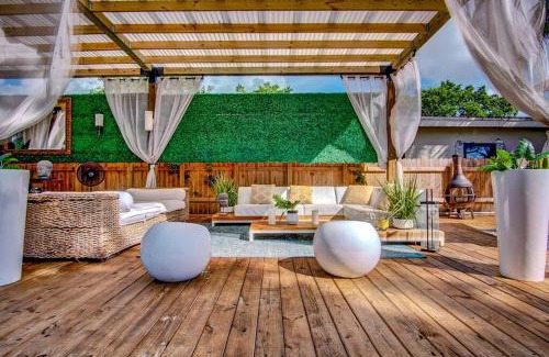 South Middle River House | Oasis with Insane Outdoor Area Near Wilton Manors