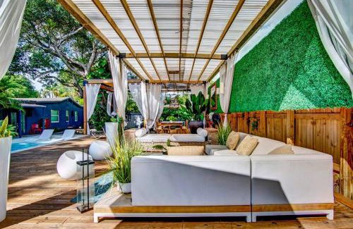 South Middle River House | Oasis with Insane Outdoor Area Near Wilton Manors