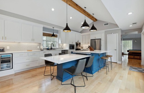 Lake Highlands House | Oasis With Pool + Grill + Patio