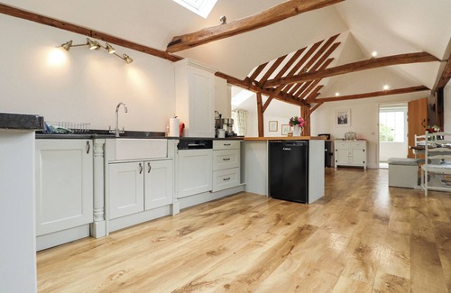 Five Oak Green Cottage | OAST COTTAGE, with a garden in Hadlow