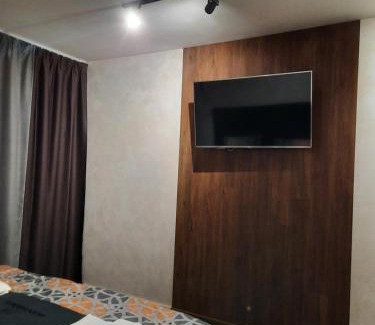 Holosiivskyj Apartment | OazisKiev Квартира з власною сауною-хамамом!