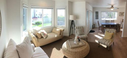 Ocean Beach House | OB Cottage Beach Views