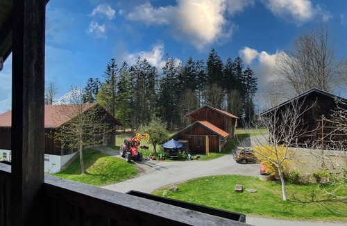 Segeten Apartment | "Obere Stube" vacation apartment with balcony and view over the beautiful low mountain range