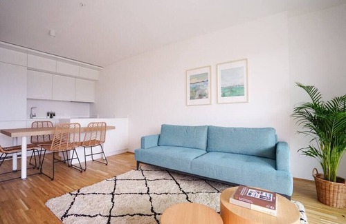 Favoriten Apartment | Oberlaa New Apartment - 15 Min to City
