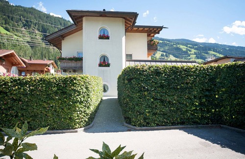Distelberg Apartment | Obetzhofer by Interhome