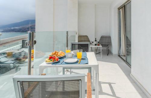 Radazul Apartment | OBSIDIAN Ocean Blue Radazul