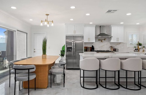 Midway City House | OC Luxe Retreat Heated Pool, Spa & Arcade