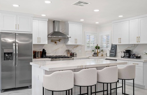 Midway City House | OC Luxe Retreat Heated Pool, Spa & Arcade