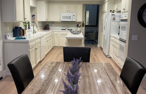 Placentia House | OC Retreat Near Disneyland. nEntire home, spacious 4-bedrooms / 3 baths