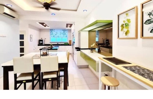 Tanjung Bungah House | Ocean 19 @ ShamrockVillaIBeachfront 4BR BigGroup