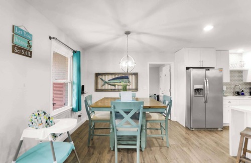 Fort Walton Beach House | Ocean 5-Bed Oasis: Pickleball, Arcade and Grill