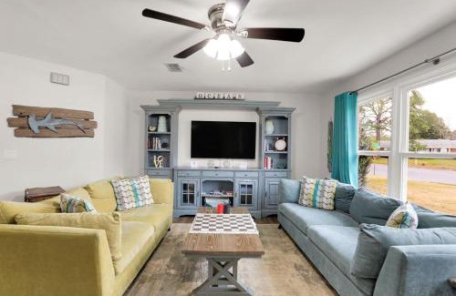 Fort Walton Beach House | Ocean - 5 Beds Retreat with Pickleball, Arcade, Grill & Beach Access!