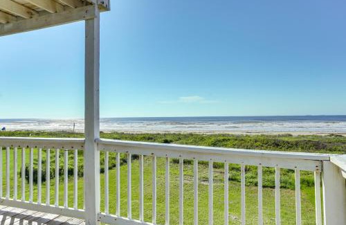 Freeport House | Ocean Access and BBQ Pit Surfside Beach Family Home