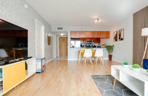 Brickell Condo | Ocean and City Views Lux Miami Brickell Condo Sleeps 4, King Bed