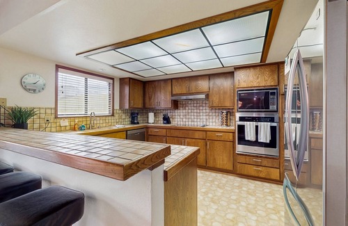 Fort Bragg House | Ocean and hillside views, large patio w/grill, short walk to Sunset Beach