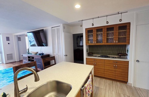 Ala Moana Condo | Ocean and Marina View Suite, Spacious, Quiet and Peaceful with Amazing Sunsets