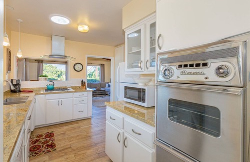 Alta Mesa House | Ocean and Mountain Views, Hot Tub, AC