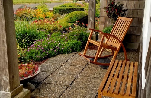 Bandon House | Ocean and Seastack View Townhouse on Coquille Point - 1-wk min