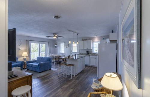 Carolina Dunes House | Ocean and sunrise views from the rooftop deck at Mess'n Around!