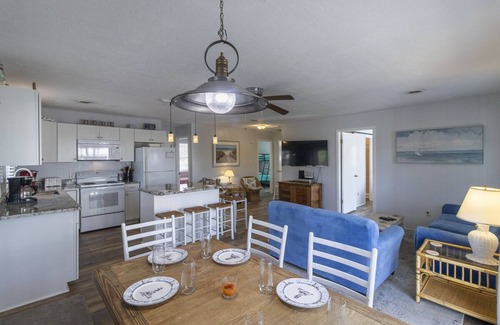 Carolina Dunes House | Ocean and sunrise views from the rooftop deck at Mess'n Around!