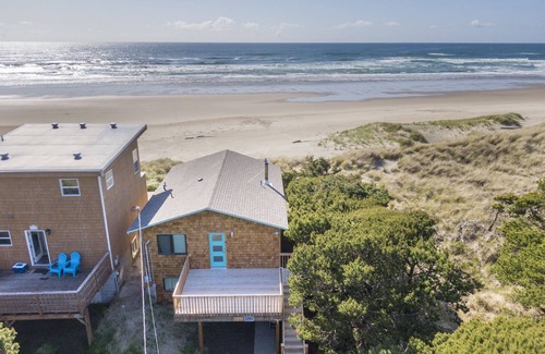 Tierra Del Mar House | Ocean Annie #128 - oceanfront cabin, great views and direct beach access in Tierra Del Mar