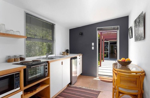 Waiotahi House | Ocean, Art and the Garden