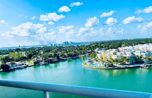 Mid Beach Apartment | OCEAN BAY VIEWS 2Bdr 2Bath BEACH CONDO PARKING