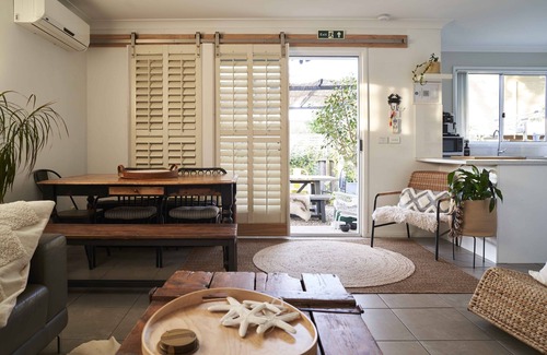 Blackwall House | Ocean Beach cottage@ Umina beach a coastal escape